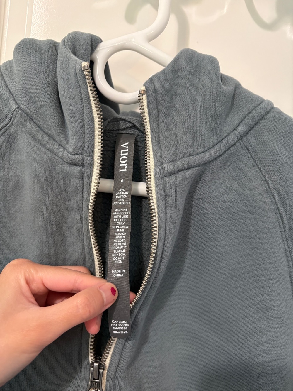 VUORI RESTORE HALF ZIP HOODIE Women’s Size Small - Picture 5 of 9